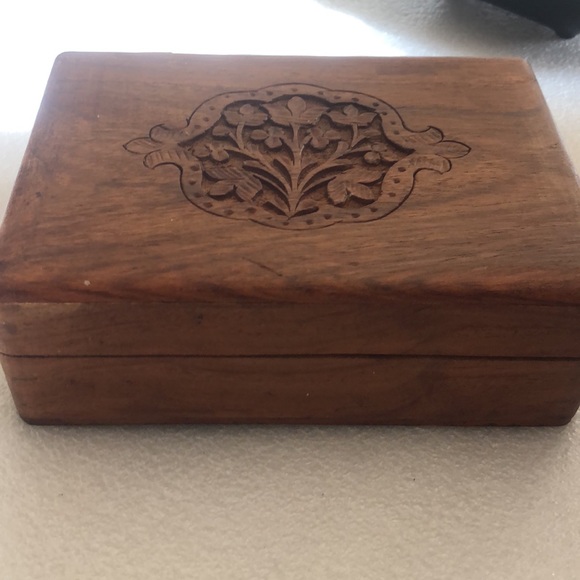 Indian hand caved wooden jewelry box/ decor - Picture 3 of 15
